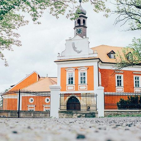 منزل الضيف Škvorec  في Savoia Castle المظهر الخارجي الصورة