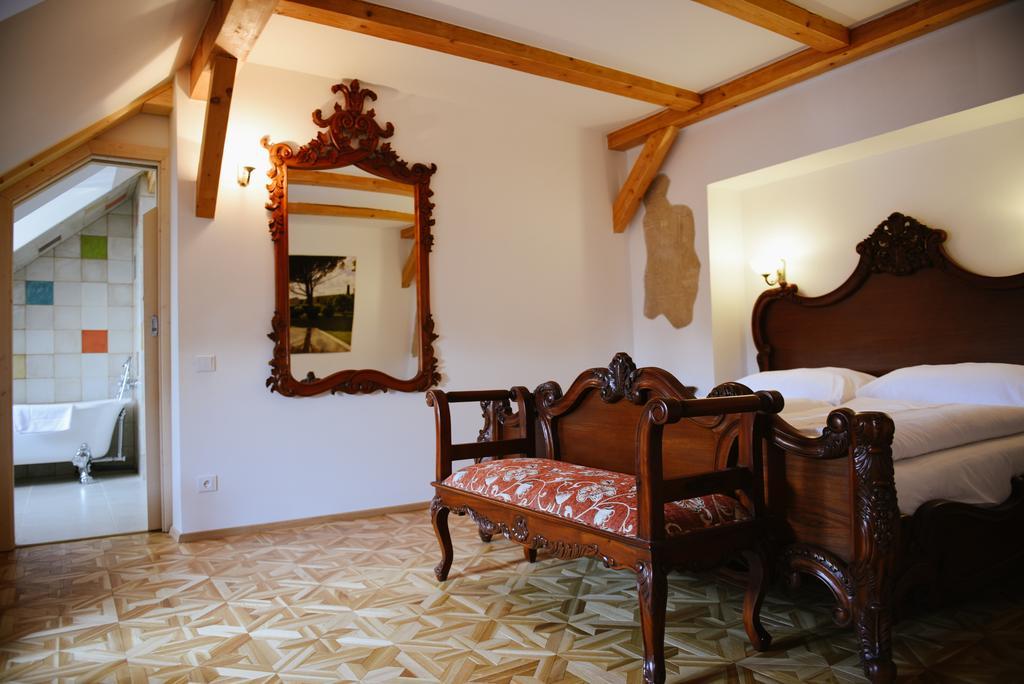 منزل الضيف Škvorec  في Savoia Castle المظهر الخارجي الصورة